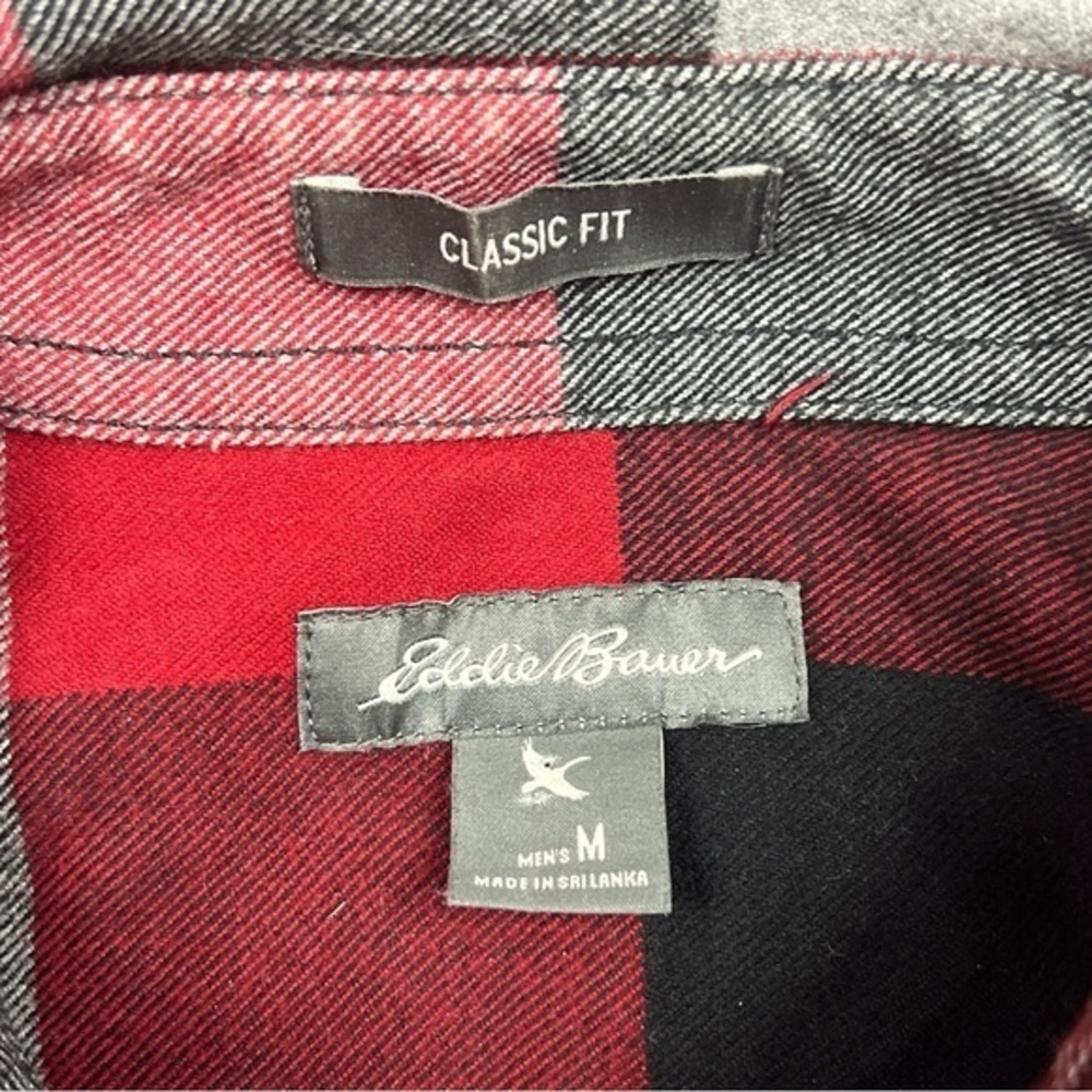 Eddie Bauer Flannel Shirt Men’s Medium Red Black Gray Buffalo‎ Plaid Classic fit - Picture 6 of 7